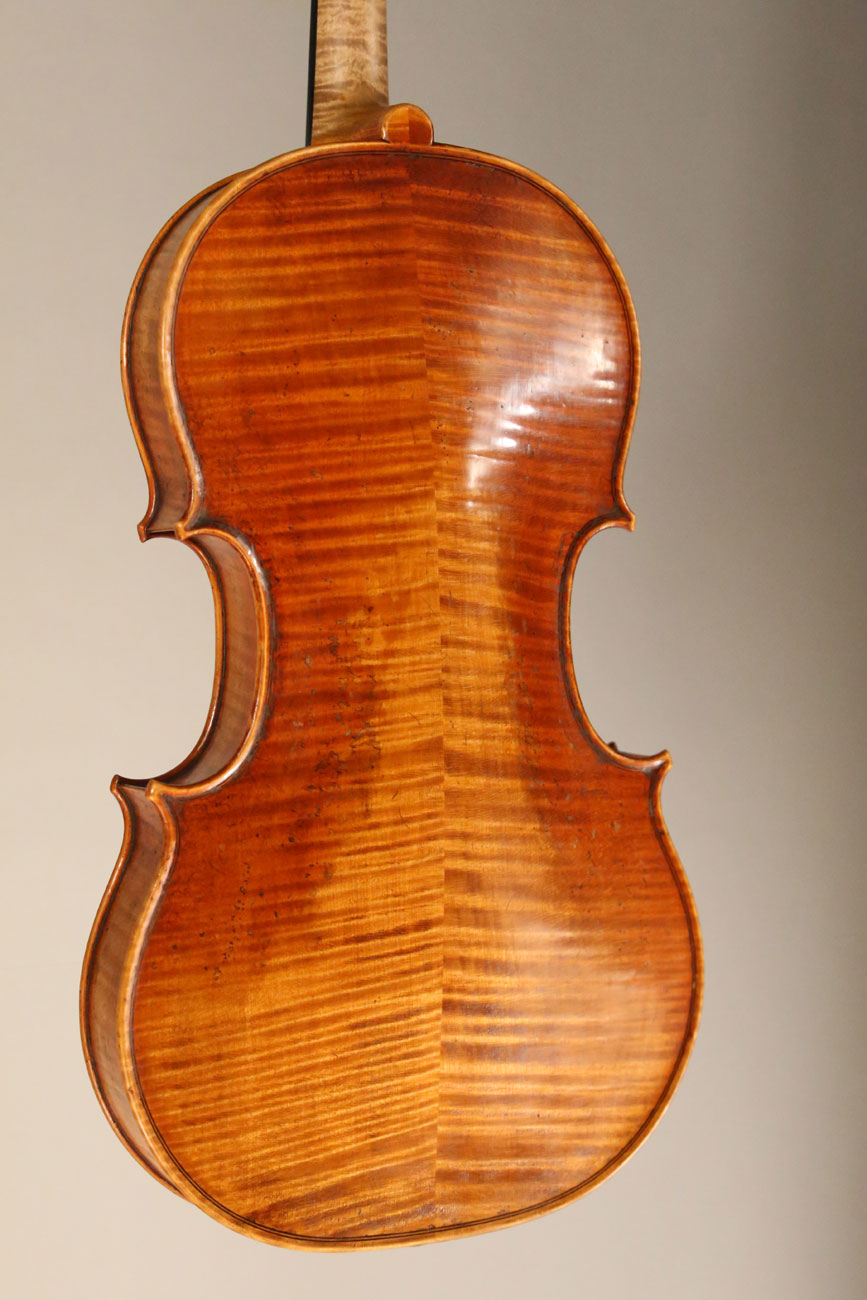 Eine Viola nach einem Modell von A. Guarneri 'Primrose',  Ian McWilliams 2019