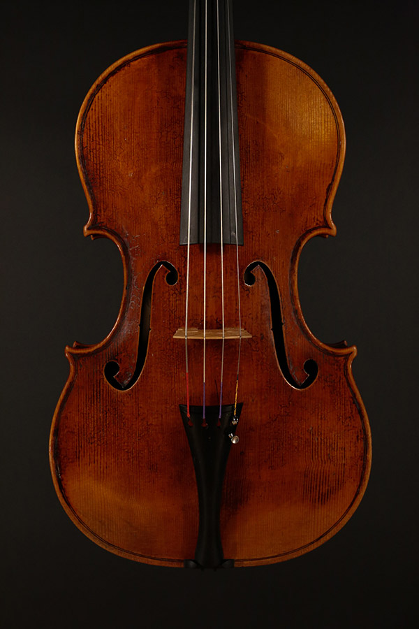 Eine Viola nach einem Modell von del Gesu, Guarneri. Länge 40.4cm. Ian McWilliams 2020